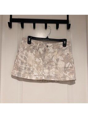 Hollister low waisted camo mini skirtSize...